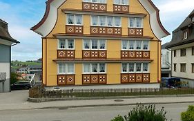 Blattenheimat - im traditionellen Appenzeller Haus